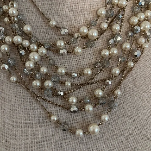 🪴$5/25🪴 Pearl Beaded Gold Multi-Strand Layered Necklace - Picture 5 of 9